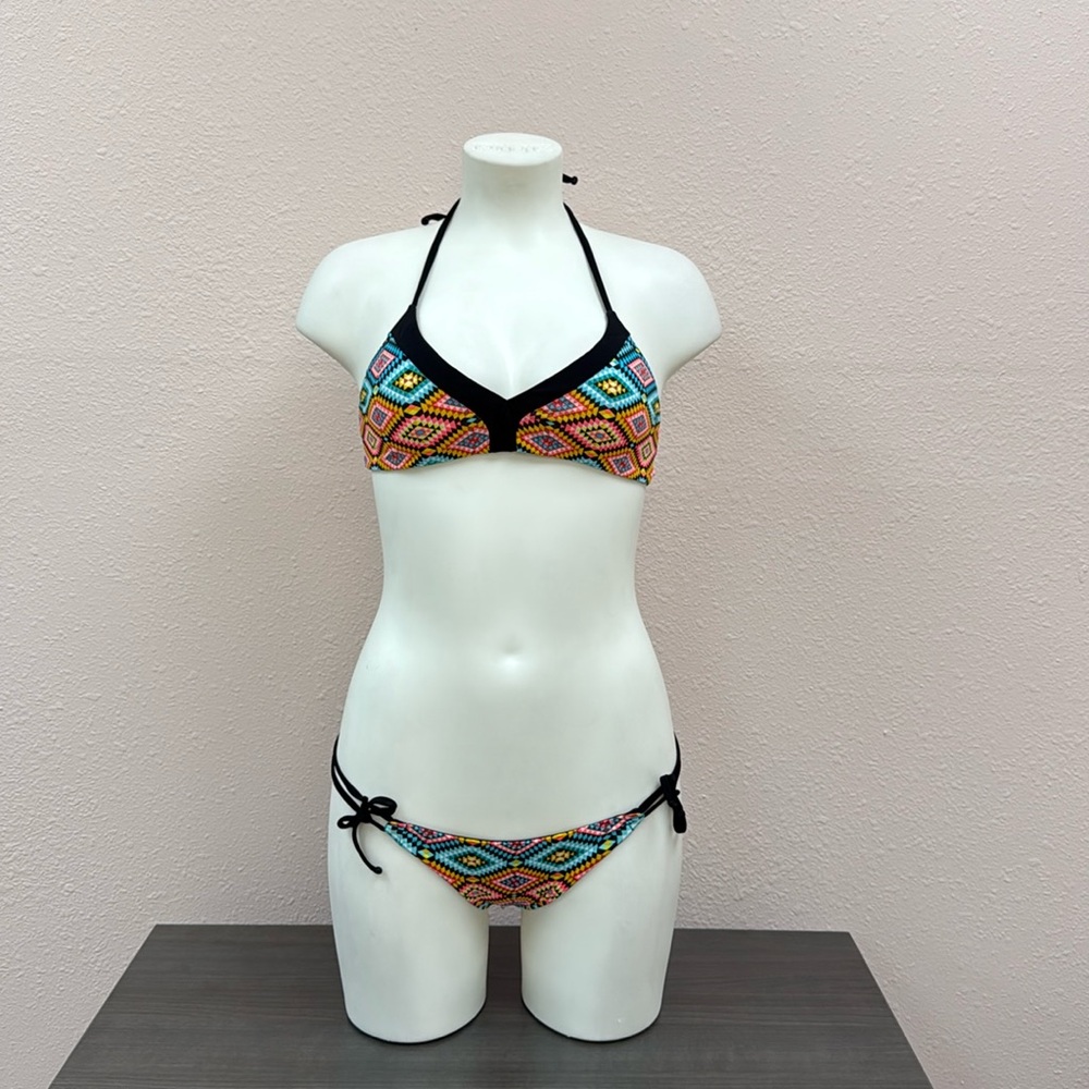 Colorful Geometric Bikini Set - Picture 3 of 6